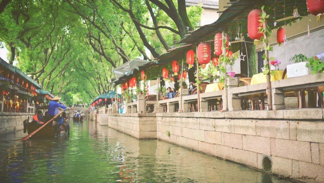 【敢不敢】一起看韩国女神李成敏的逆天演技和多重身份!你能顶得住吗?